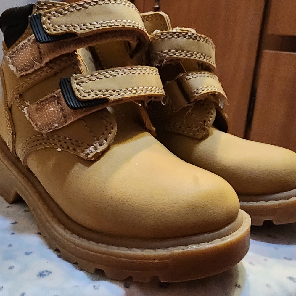 Wonderkids Timberland style boots